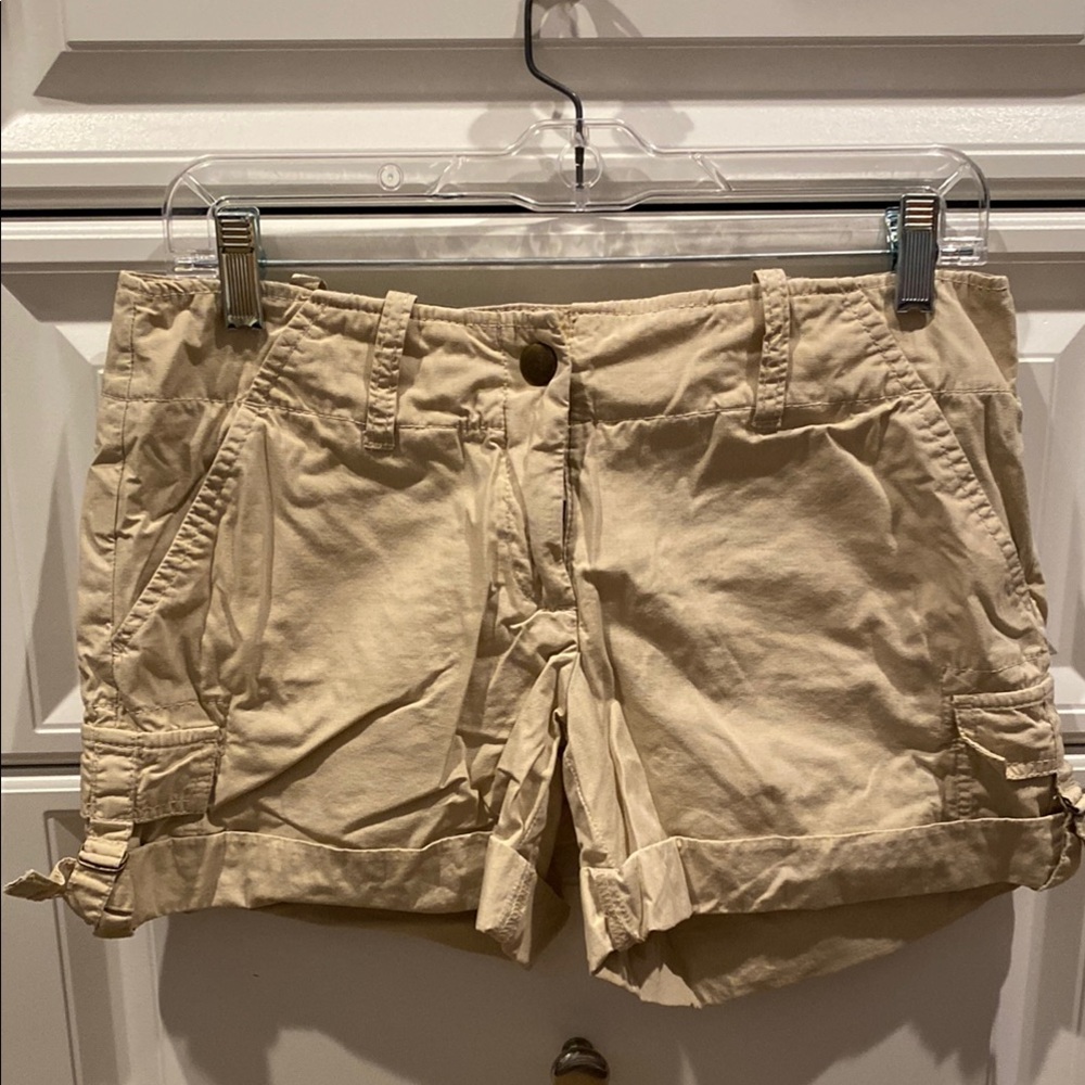 Tommy Hilfiger Tan Cargo Shorts Classic Design